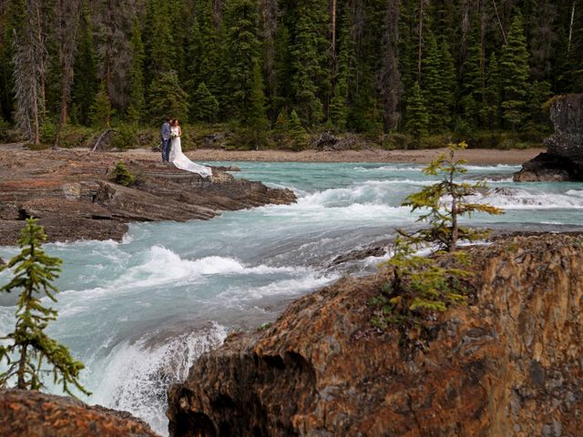 Ethan and Eryn&apos;s wedding in Banff, Alberta 14