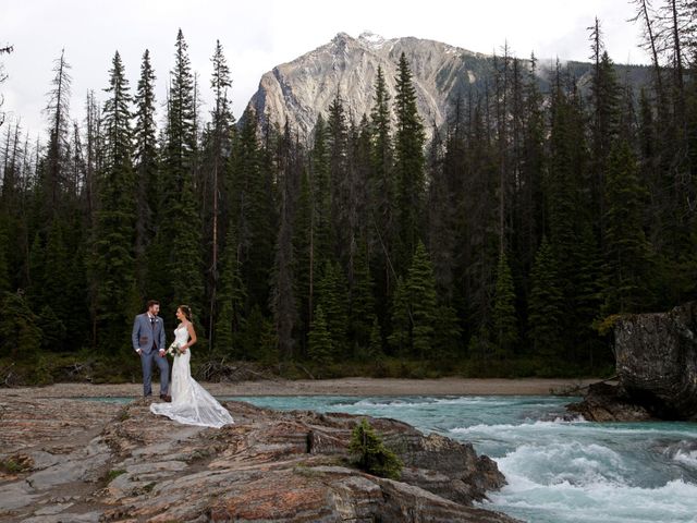 Ethan and Eryn&apos;s wedding in Banff, Alberta 17
