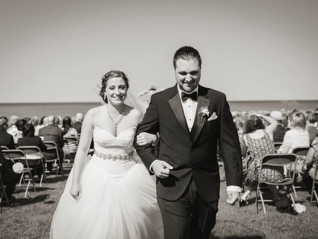Adam and Sara&apos;s wedding in Thornbury, Ontario 18