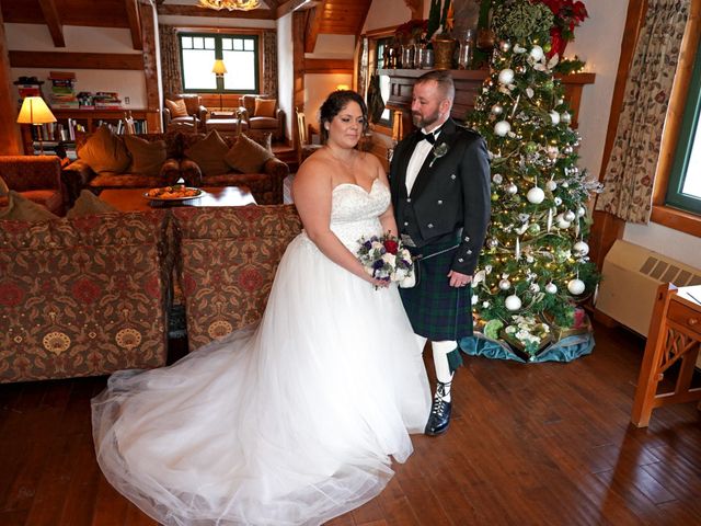 Jay and Cynthia&apos;s wedding in Lake Louise, Alberta 25