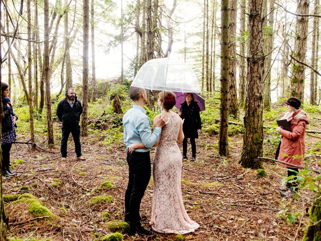 Eugene and Tracy&apos;s wedding in Sooke, British Columbia 4