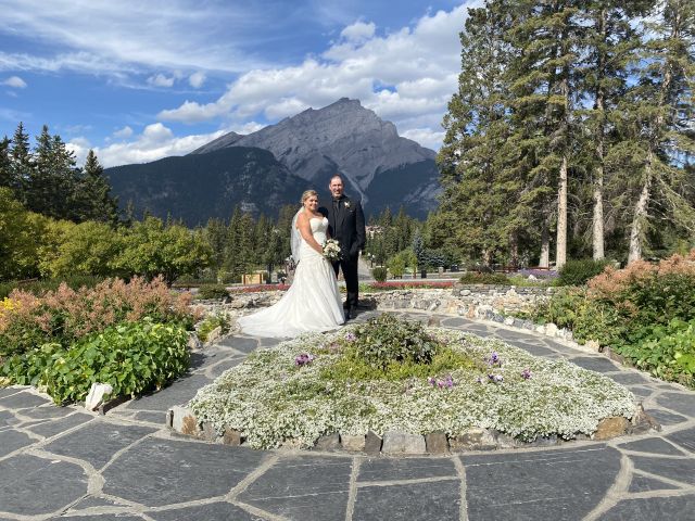 David MacDonald and Alicia MacDonald&apos;s wedding in Banff, Alberta 3