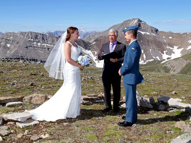 Dylan and Taylor&apos;s wedding in Banff, Alberta 12