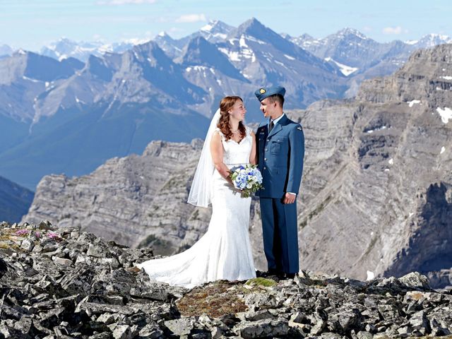 Dylan and Taylor&apos;s wedding in Banff, Alberta 15