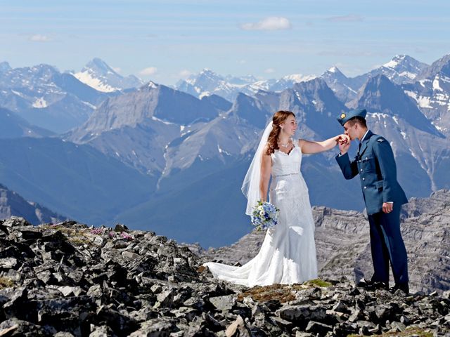 Dylan and Taylor&apos;s wedding in Banff, Alberta 16