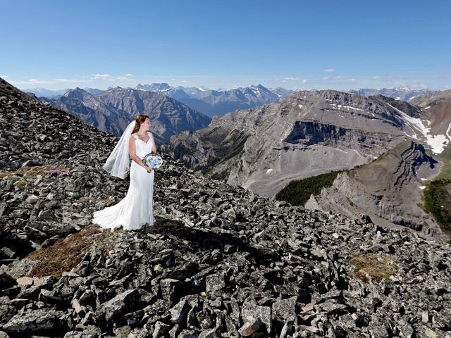 Dylan and Taylor&apos;s wedding in Banff, Alberta 18