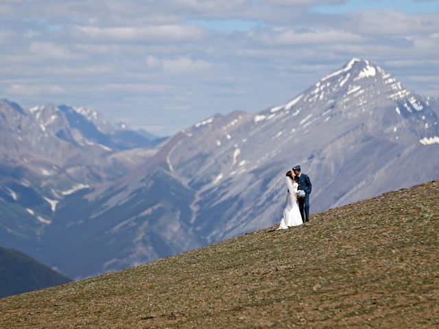 Dylan and Taylor&apos;s wedding in Banff, Alberta 20