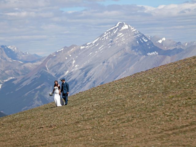 Dylan and Taylor&apos;s wedding in Banff, Alberta 21