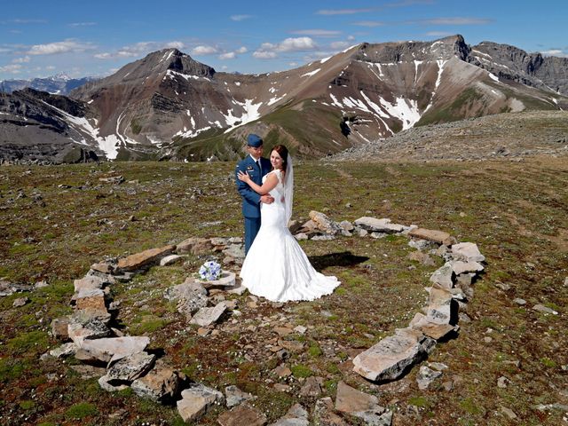 Dylan and Taylor&apos;s wedding in Banff, Alberta 22