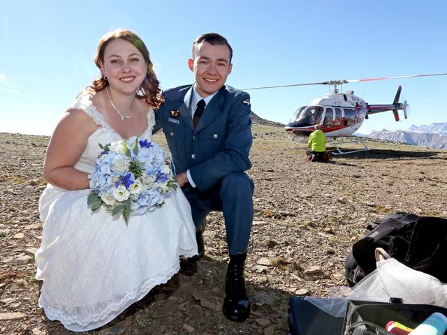 Dylan and Taylor&apos;s wedding in Banff, Alberta 25