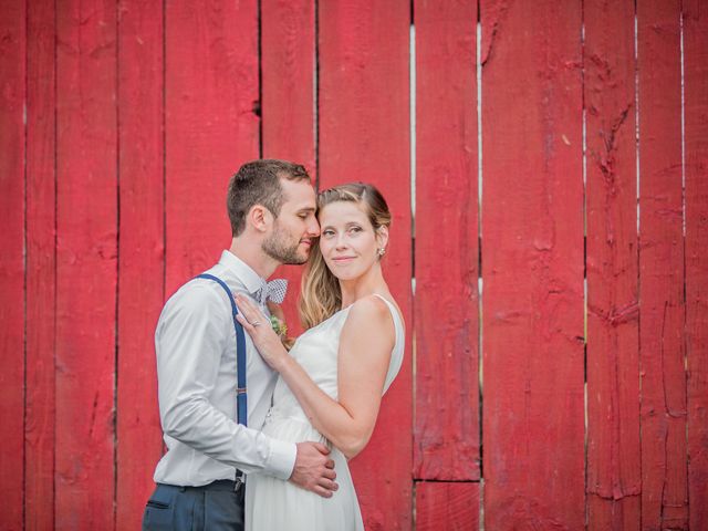 Adam and Sophie&apos;s wedding in Nicolet, Quebec 19