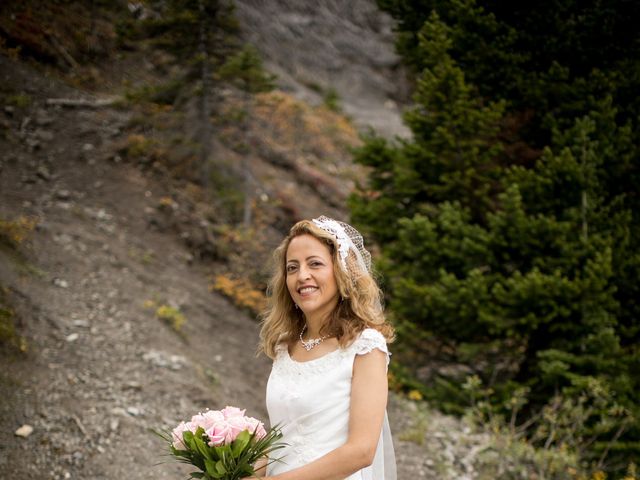 Lucia and Gordon&apos;s wedding in Banff, Alberta 21