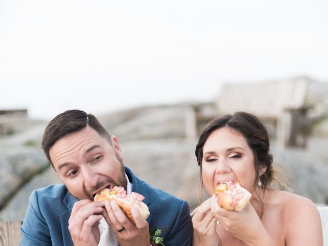 Amanda and Marc&apos;s wedding in Peggys Cove, Nova Scotia 30