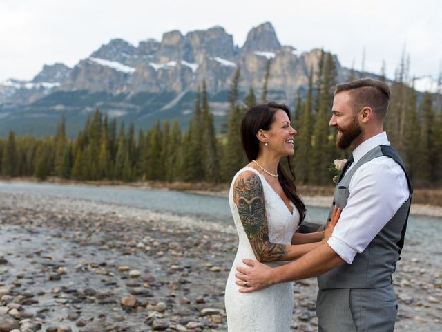 Melanie and Joel&apos;s wedding in Banff, Alberta 40