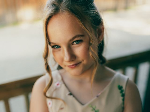 Dylan and Sydney's wedding in Salmon Arm, British Columbia 13