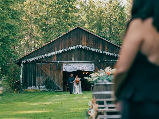 Dylan and Sydney's wedding in Salmon Arm, British Columbia 17