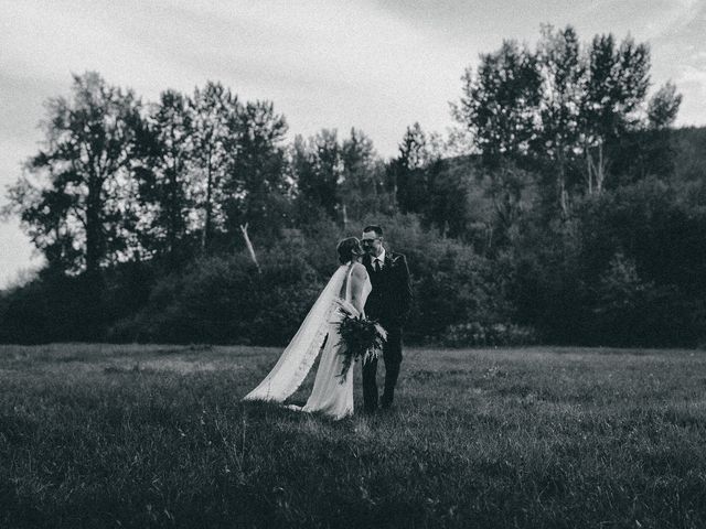 Dylan and Sydney's wedding in Salmon Arm, British Columbia 31