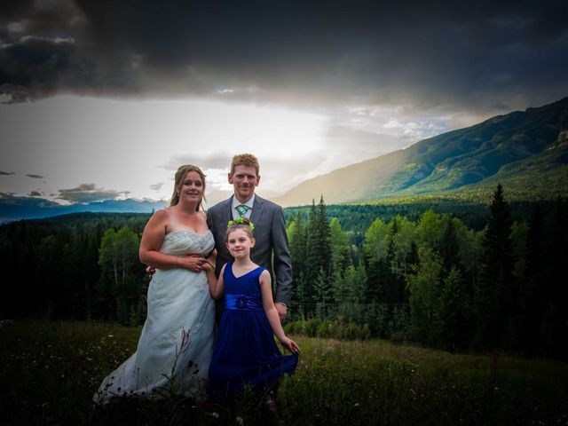 Rich and Zoe&apos;s wedding in Golden, British Columbia 57