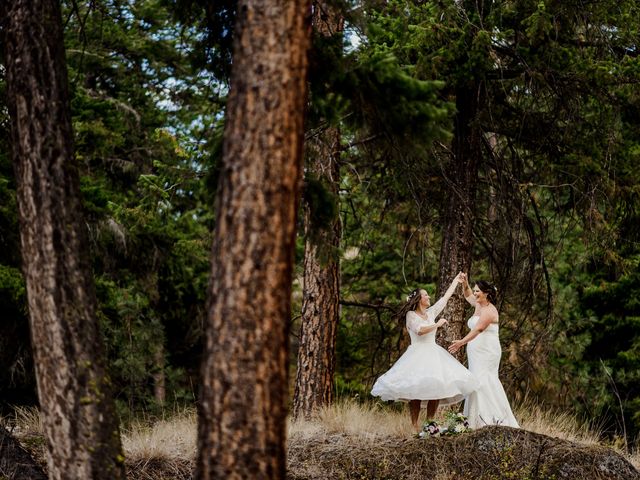 Shaundra and Jeneah&apos;s wedding in Kelowna, British Columbia 22