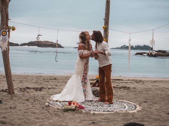 Sean and Margot&apos;s wedding in Tofino, British Columbia 14
