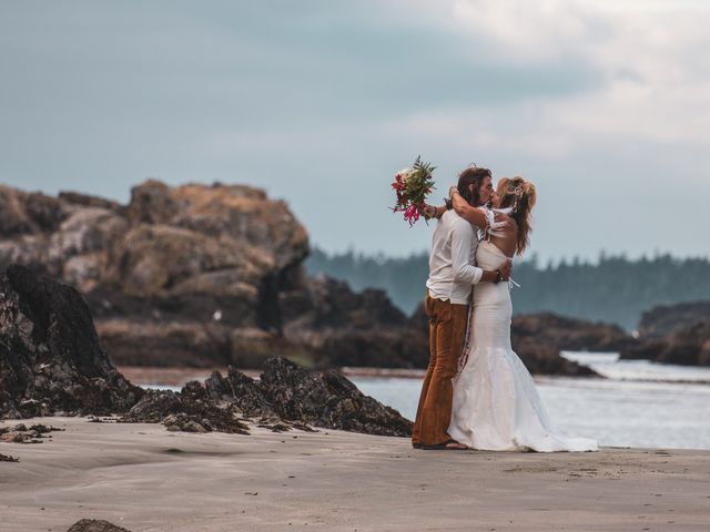 Sean and Margot&apos;s wedding in Tofino, British Columbia 32