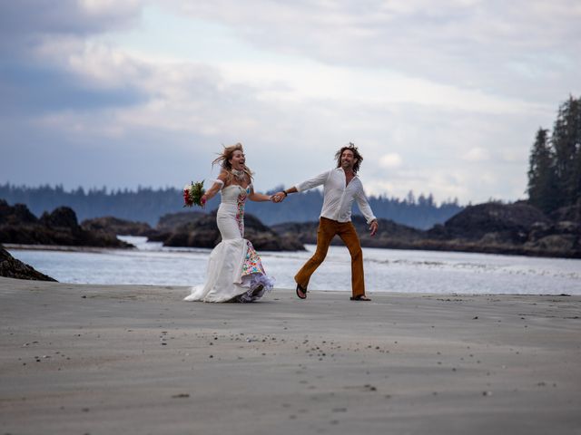 Sean and Margot&apos;s wedding in Tofino, British Columbia 34