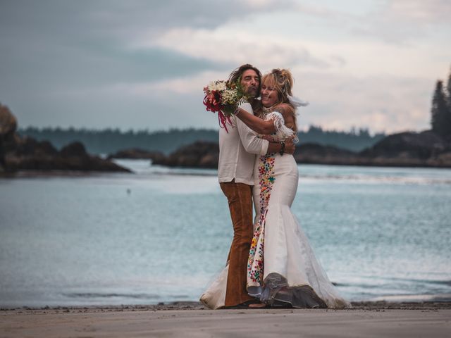 Sean and Margot&apos;s wedding in Tofino, British Columbia 42