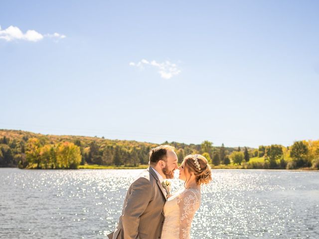 Evan and Amy&apos;s wedding in Huntsville, Ontario 9