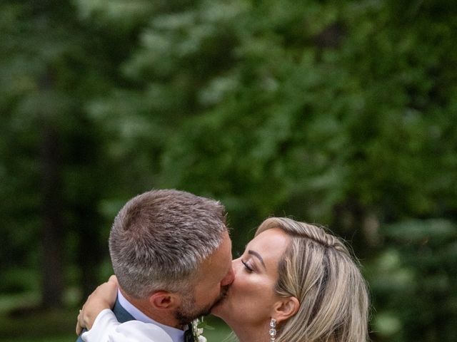 Peter and Julie's wedding in Montebello, Quebec 12