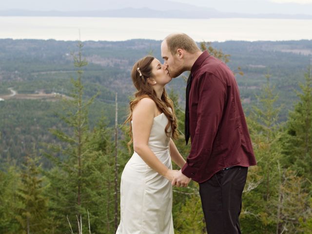 Chris and Willow&apos;s wedding in Qualicum Beach, British Columbia 32