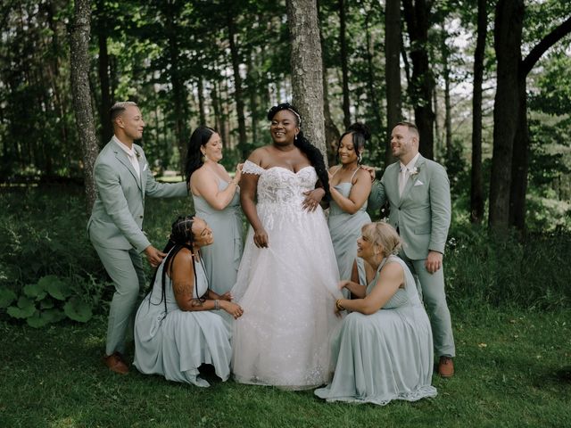 Vincent and Mikaela's wedding in Austin, Quebec 22