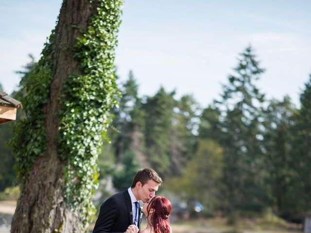 Inna and Max&apos;s wedding in Galiano, British Columbia 18