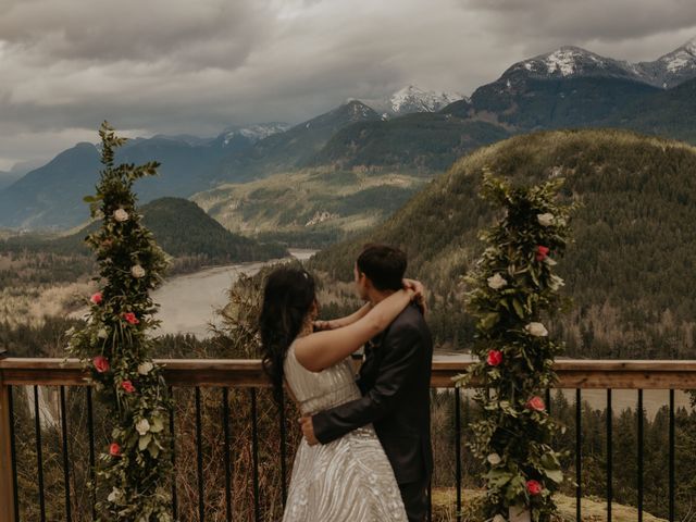 Jessie and Tobin&apos;s wedding in Hope, British Columbia 3