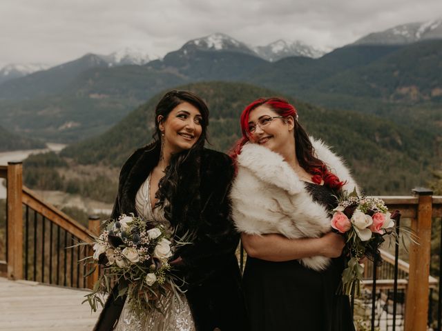 Jessie and Tobin&apos;s wedding in Hope, British Columbia 15