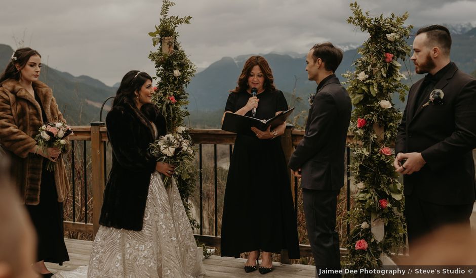 Jessie and Tobin's wedding in Hope, British Columbia