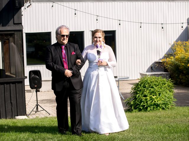 Bradlly and Meghan&apos;s wedding in Barrie, Ontario 11