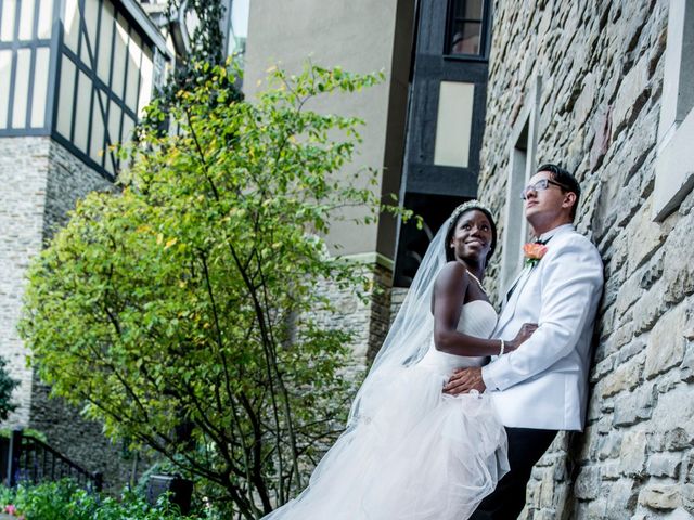 Michael and Alyssa&apos;s wedding in Toronto, Ontario 28