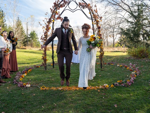 Phil and Amanda&apos;s wedding in Saint-Charles-sur-Richelieu, Quebec 35