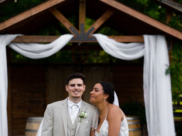 Gabriel and Stefany&apos;s wedding in St Catharines, Ontario 40