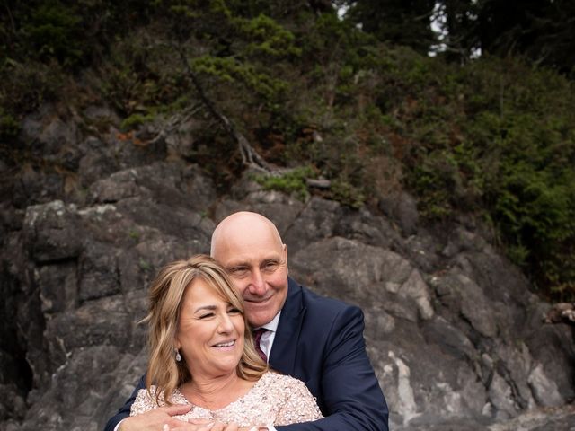 Scott and Brianna&apos;s wedding in Tofino, British Columbia 16