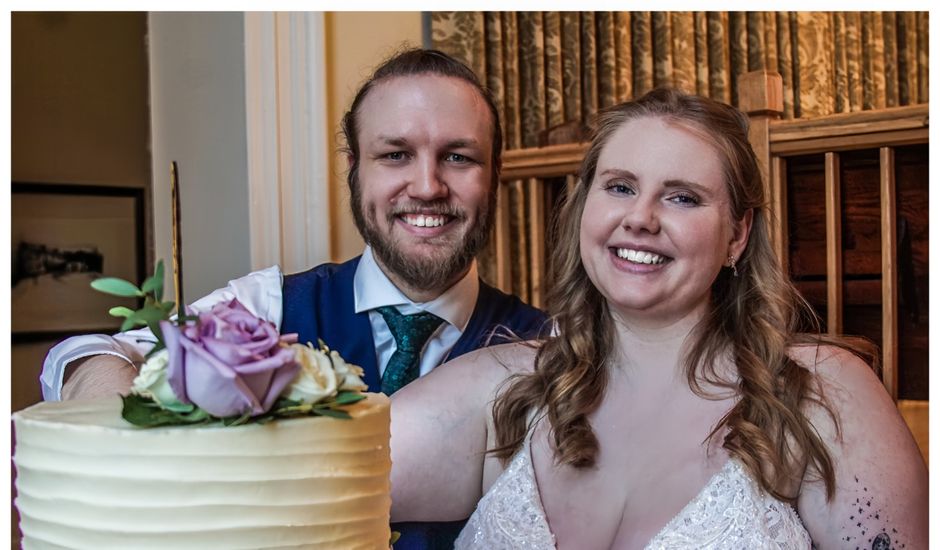 Josh Kotlar and Laura Metcalfe 's wedding in Ancaster, Ontario