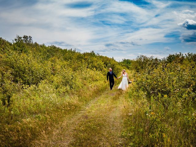 Shaun and Sara&apos;s wedding in Gimli, Manitoba 16