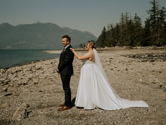 Troy and Jacqueline&apos;s wedding in Furry Creek, British Columbia 51