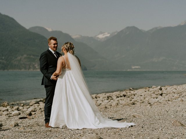 Troy and Jacqueline&apos;s wedding in Furry Creek, British Columbia 53