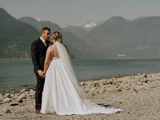 Troy and Jacqueline&apos;s wedding in Furry Creek, British Columbia 54