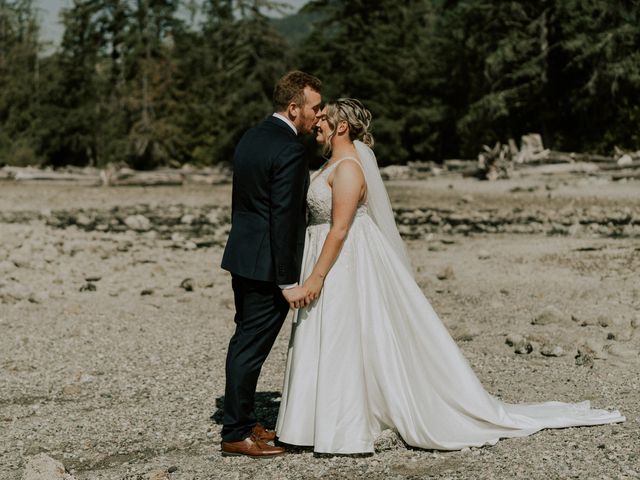 Troy and Jacqueline&apos;s wedding in Furry Creek, British Columbia 55