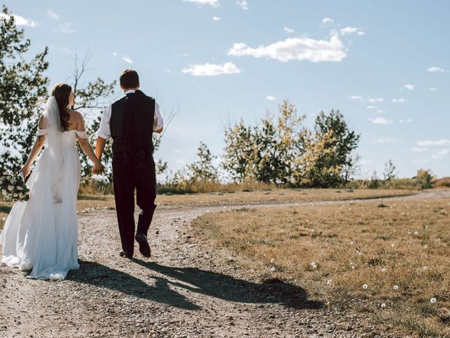 Jordan and Sydney&apos;s wedding in Carseland, Alberta 16
