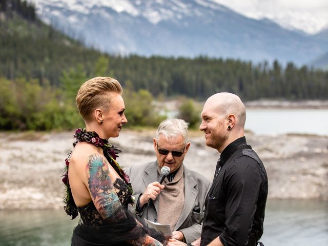 Rob and Jen&apos;s wedding in Banff, Alberta 15