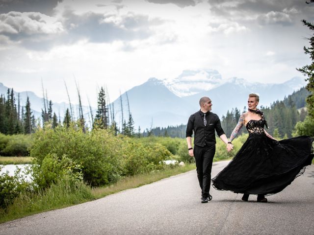 Rob and Jen&apos;s wedding in Banff, Alberta 27