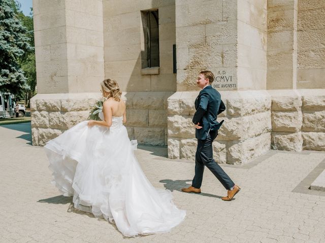 Dexter and Gabby's wedding in Winnipeg, Manitoba 20